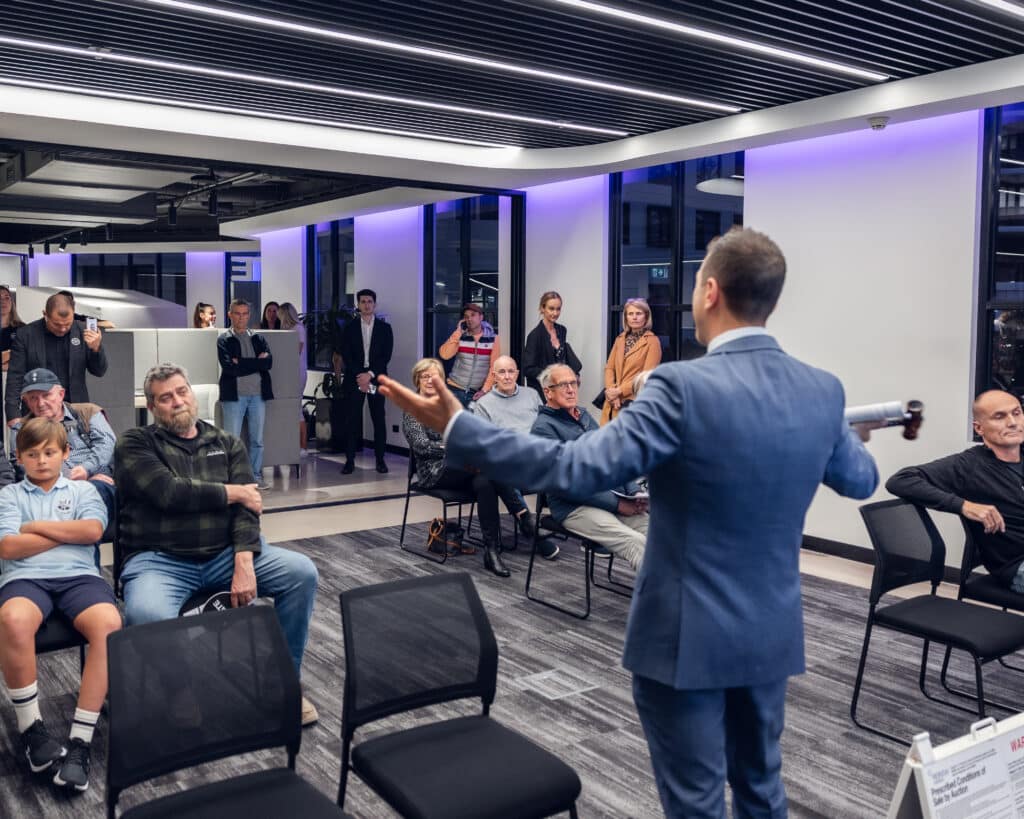 How to Bid at an Auction